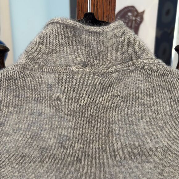 Cynthia Rowley 100% Cashmere Ruffle Shrug Cardigan Light Gray size Medium - Picture 6 of 8